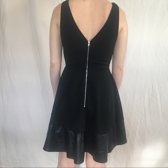 Miami V Neck Sleeveless Black A Line Mini Dress Size XS Faux Leather - Picture 6 of 10